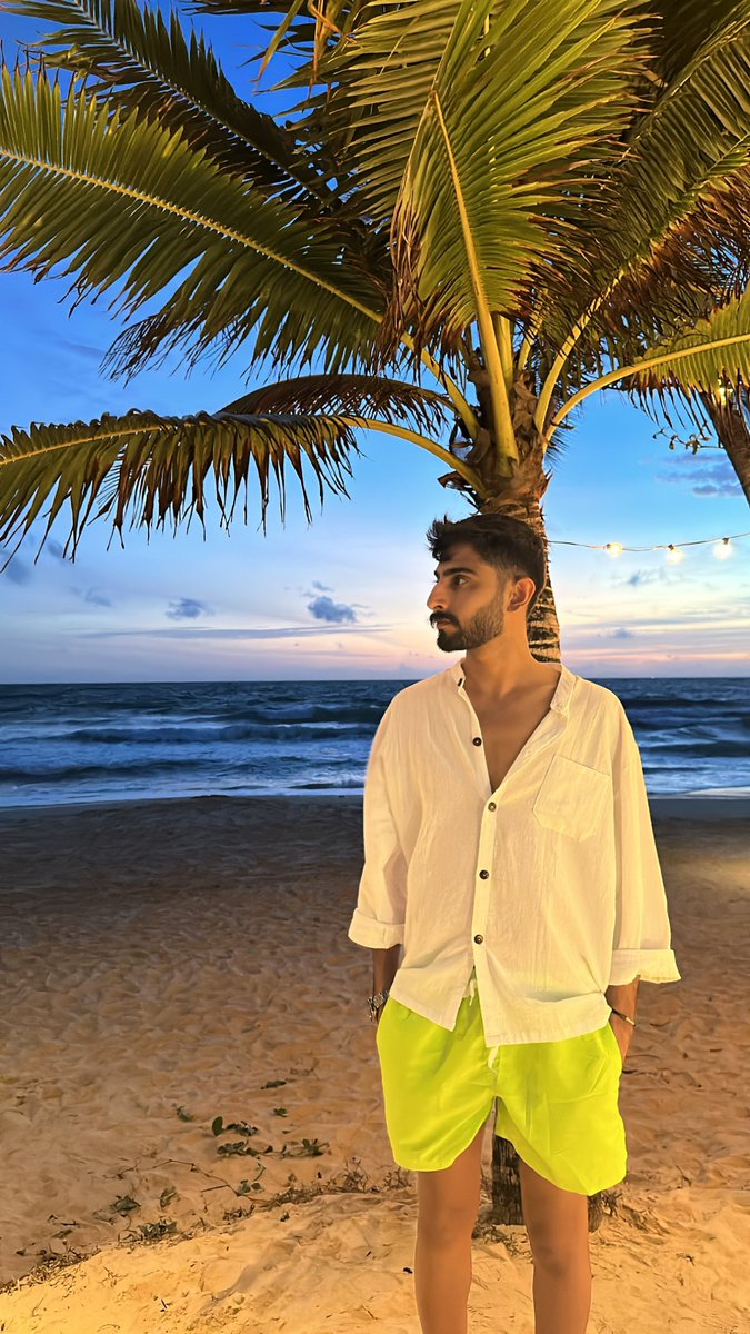 llswafll's tweet photo. Dior pop up - phuket 🌅 https://t.co/hb87H339N4