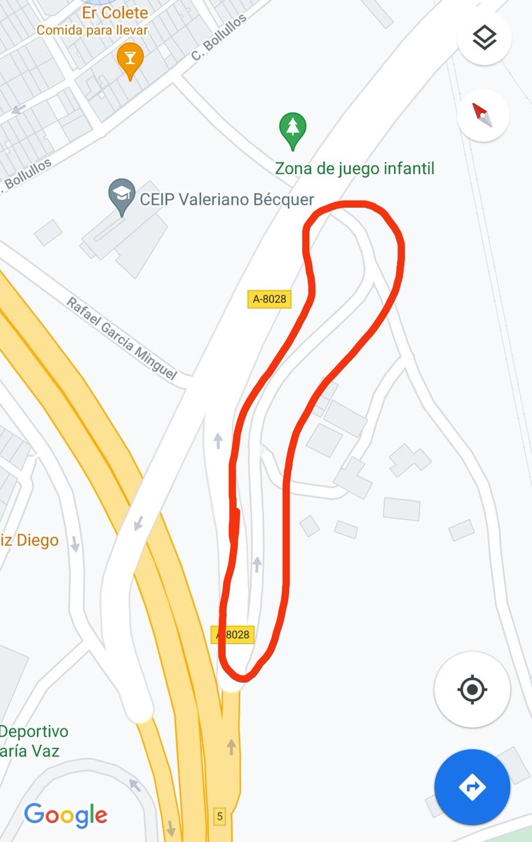 isabelmatasr's tweet photo. @eveliarincon hola! La vegetación de la carretera de acceso a padre Pío por la se30 vuelve a dificultar la visibilidad de los conductores, más aún de noche... Podrían volver a podarla? Gracias https://t.co/bAyFfZakwd