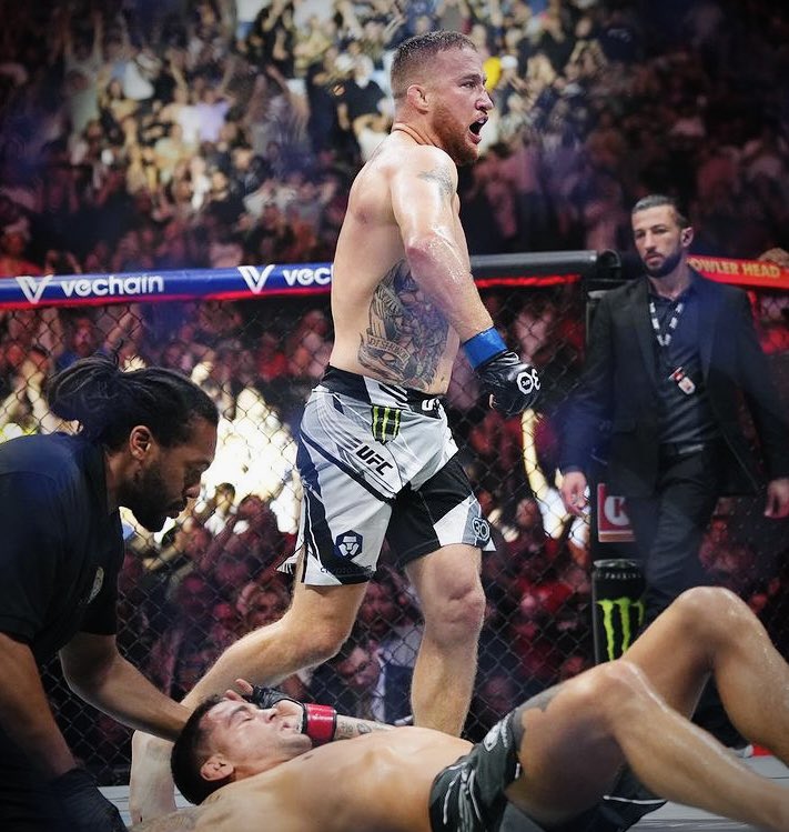 fightpicsgohard's tweet photo. Justin Gaethje knocks out Dustin Poirier (2023)

📸 @jeffbottari https://t.co/nEYAY1aRU7
