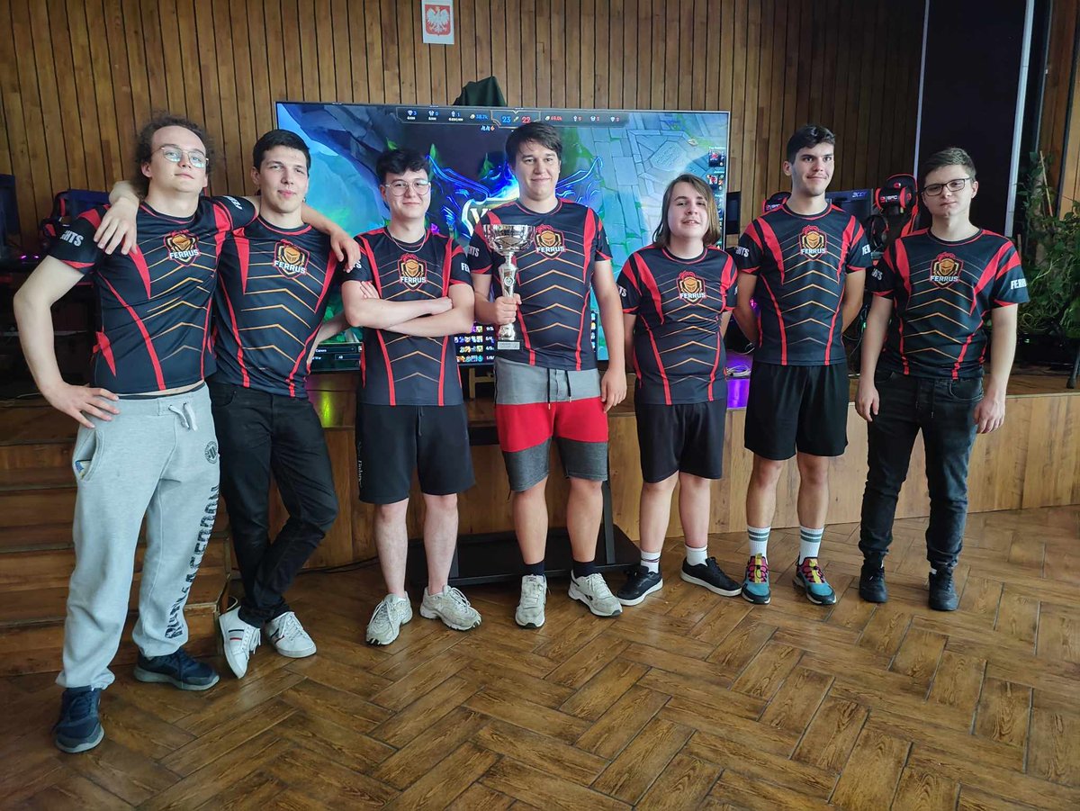Ferrus Knights (@ferrusknights) on Twitter photo 3-0 w finale <a href="/Crystal_League_/">Crystal League</a> i cyk puchar do gablotki. Serdecznie dziękujemy lidze, komentatorom, widzom oraz przeciwnikom za dowiezienie tego wspaniałego wydarzenia!
GG WP <a href="/yalla_esport/">Yalla Esport</a> 3-0 w finale <a href="/Crystal_League_/">Crystal League</a> i cyk puchar do gablotki. Serdecznie dziękujemy lidze, komentatorom, widzom oraz przeciwnikom za dowiezienie tego wspaniałego wydarzenia!
GG WP <a href="/yalla_esport/">Yalla Esport</a>