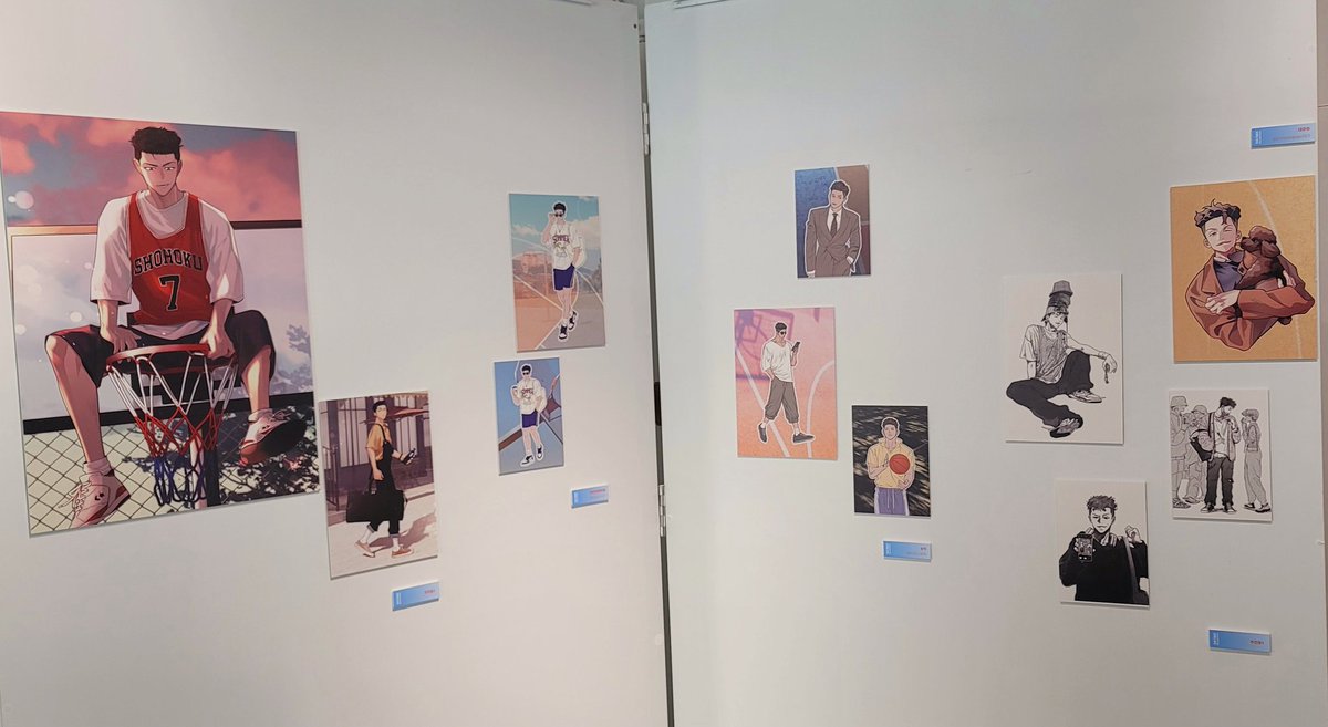 rice_jabgog's tweet image. 두번째 관람 
너무너무 좋아서 계속 한참 보고있게 만들었던 부분들♡
파랑파랑한 태섭이들이 햇빛을 잔뜩 받아서 정말 예뻤어요ㅠㅡㅠ♡
슈퍼스타에서 파파라치 일상 모습까지 이어지던 흐름도 너무 좋았구요

#송태섭생일전시회
#THE_FIRST
#더퍼스트
#여긴_태섭군의_미술관입니다