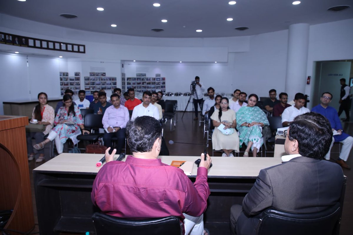 NitishK34584694's tweet photo. I am delighted with the social media workshop organised by @MyHomeIndia .#twitterwarrior
#जीतेंगे_मालवा_जीतेंगे_MP #MannKiBaat https://t.co/suXNiSTq9B