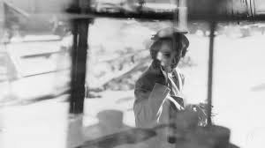 literlandweb1's tweet photo. “¡Qué importa que mi cuerpo se marchite, si conoció el amor! Y que importa que los años pasen todos iguales. Yo tuve una hermosa aventura una vez. Tan sólo con un recuerdo se puede soportar una larga vida de tedio y repetir los mezquinos gestos solitarios".
María Luisa Bombal https://t.co/BCvkQIB0d1