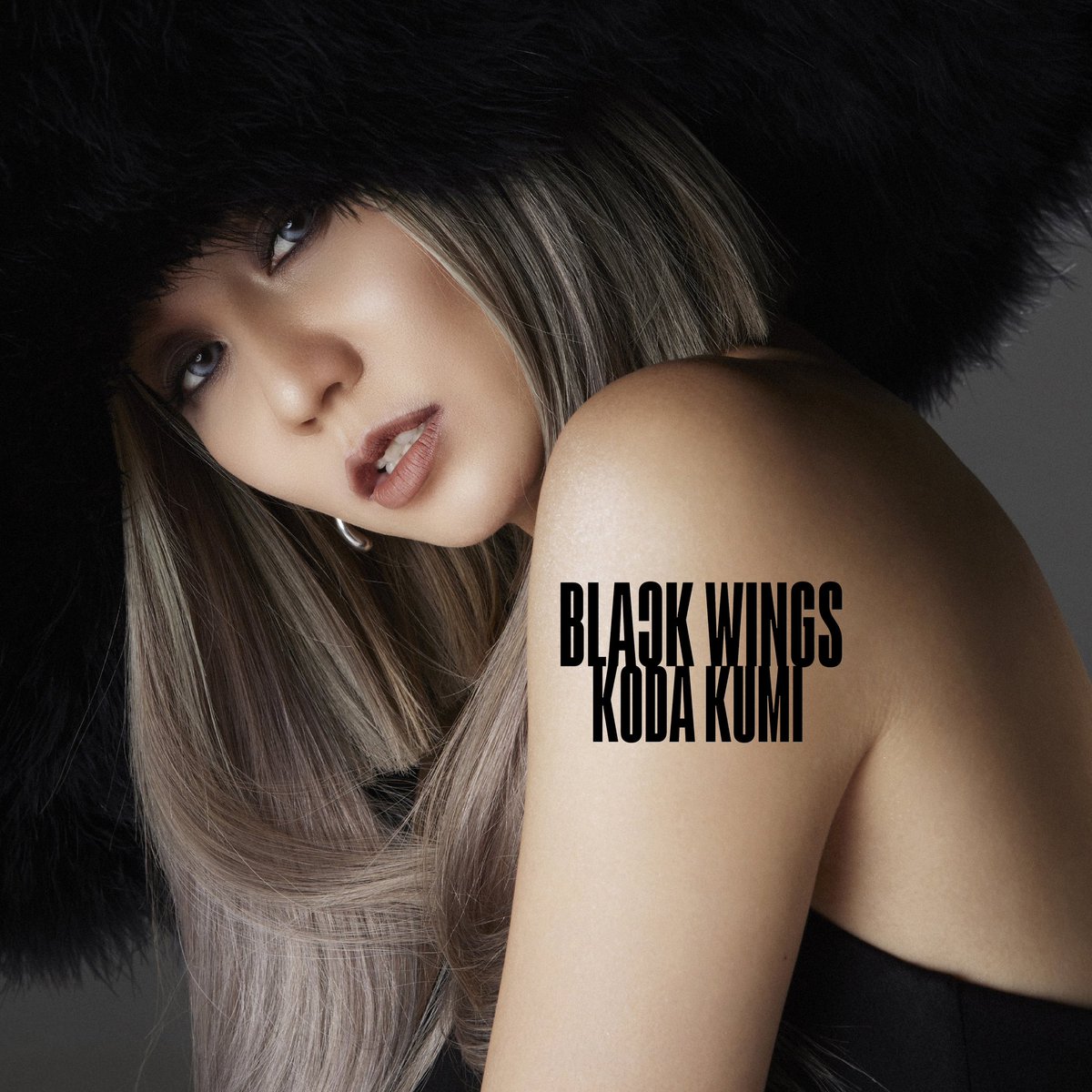 KODAKUMINET's tweet photo. 【お知らせ】

7/31 Digital Single「BLACK WINGS」リリース決定！！
🔗 https://t.co/JsCCE1F8TF

ミュージックビデオは7/31 0:00に公開✨
🔗 https://t.co/34zTkGrxXB

さらに！！

Live DVD & Blu-ray 
「KODA KUMI LIVE TOUR 2023 ～angeL&monsteR～」のリリースが決定👾🧚🏻

🔗 https://t.co/QMqWR9W42m

#倖田來未