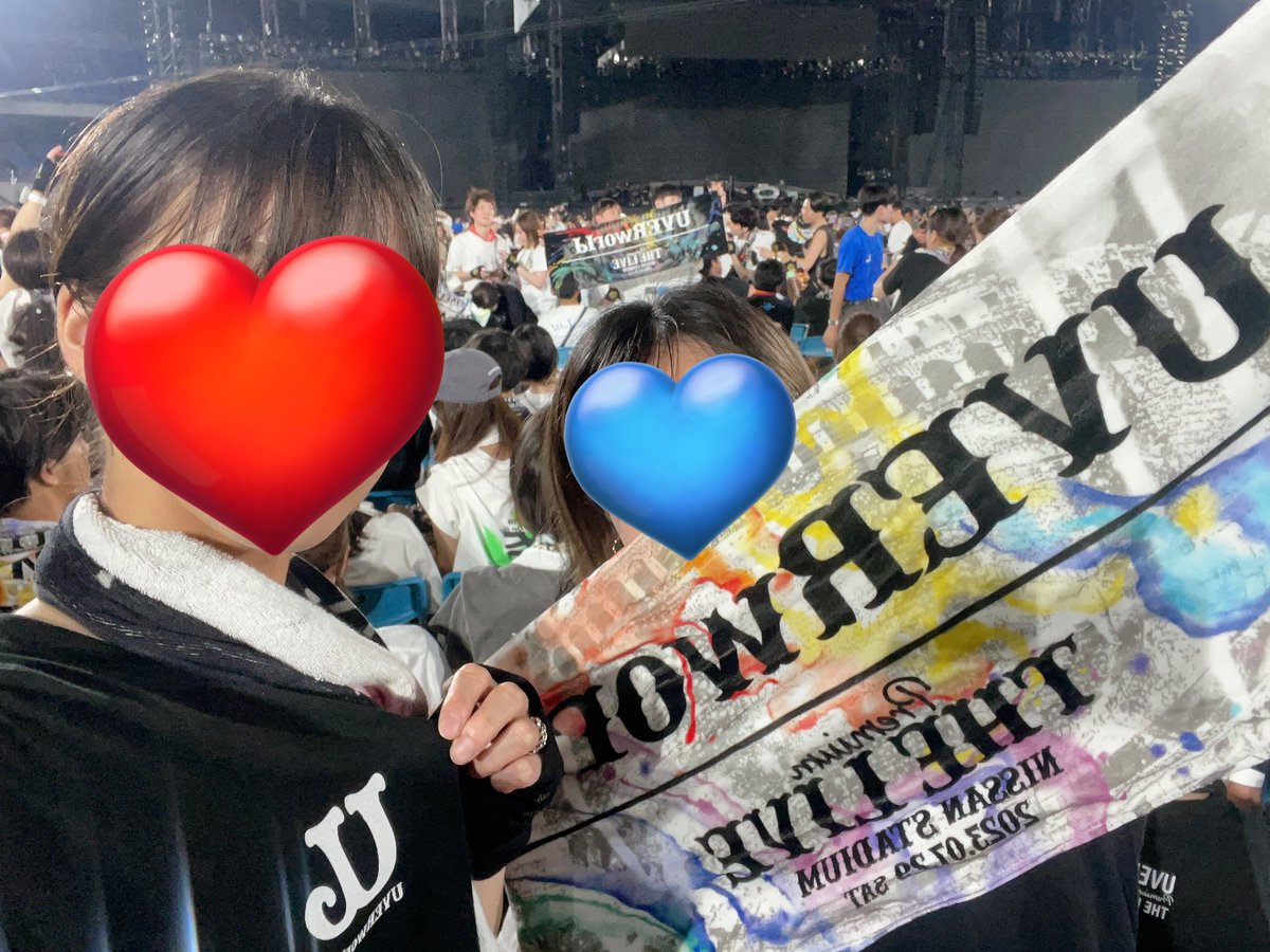 a9hrn54's tweet photo. 日産スタジアム1日目！在るべき形が始まる前の彰さんのギターでうるうるして、曲が始まる前に涙が流れるのはもう安定🥴大好きなTHEORYを聴きながら見る花火は最高でした💕あっとゆうまに過ぎた3時間で、大好きが溢れる1日になりましたとさっ🔥 https://t.co/kFANcyltQS