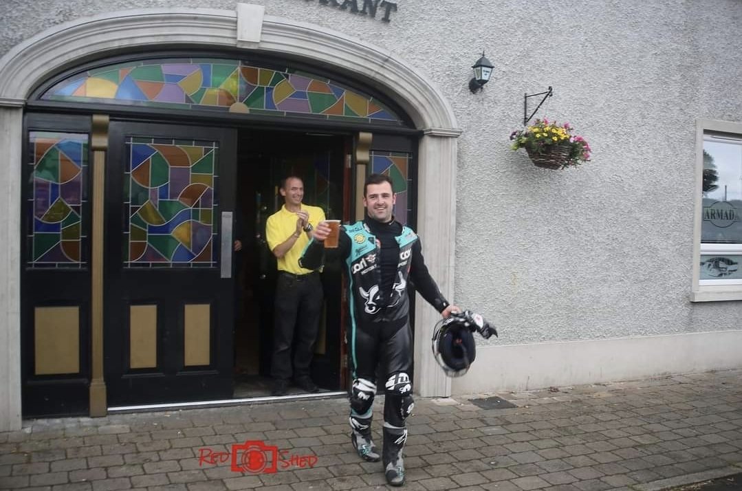 MMcC_Armoy's tweet photo. All done and dusted at @ArmoyRoadRaces , Cheers @M_Dunlop3 https://t.co/7H3EjaWTCk