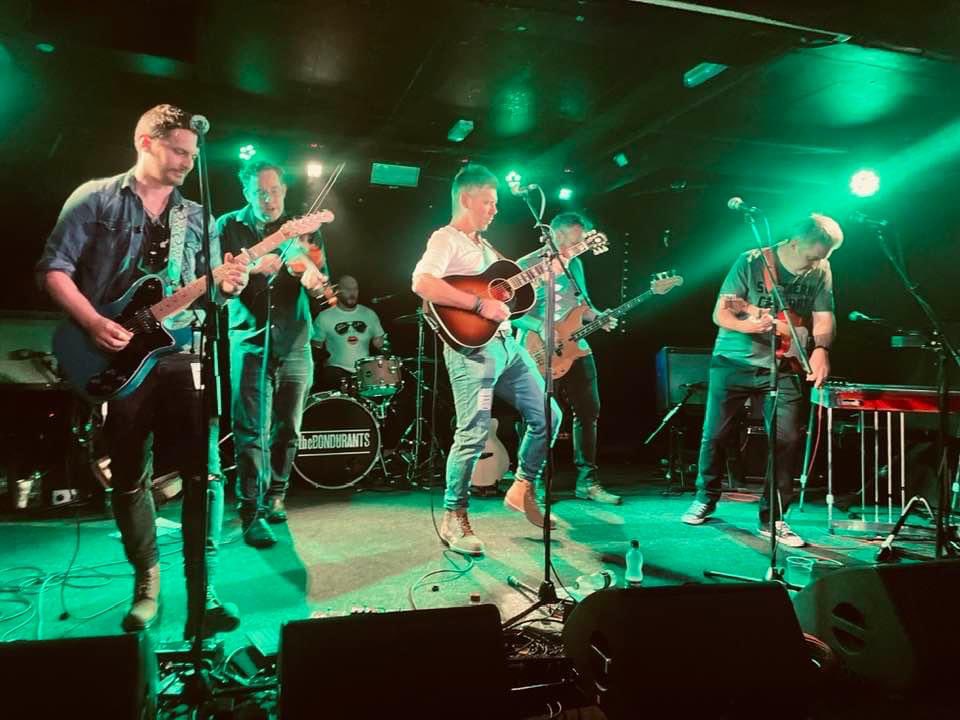WHAT. A. NIGHT. Thank you to everyone who packed the place out for our EP launch show <a href="/wardrobeleeds/">The Wardrobe Leeds</a>. So greatfulto you all! Amazing support from The Burner Band and April Moon! Until next time, Simon, Matthew, David, Ed and Liam! ❤️🔥🎸 #thebondurants #eplaunchparty #livemusic