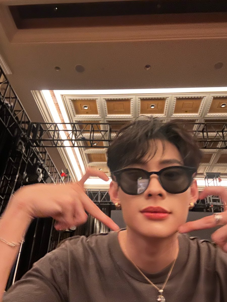 TutorKrp's tweet photo. 🫶🏻🩶🪐

#TutorKrp https://t.co/hiMOr8RlJO