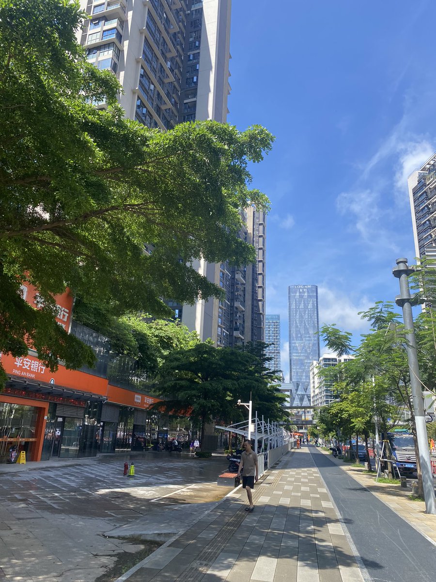 peter57513061's tweet photo. 深圳人都知道这是哪里吧，今天找了一下午，腿都跑断了，就是没有我想要的，兄弟们谁能带带路，有饭一起吃 https://t.co/uG3oRXqzQE