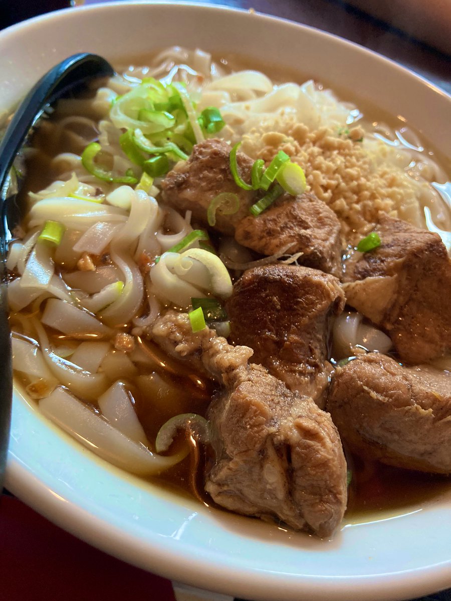 snic3241's tweet photo. #田舎暮らし 。タイのラーメン。異常に美味かったです笑　食わず嫌いはダメだなぁってここでも再認識😩 https://t.co/zEgJxot7fk