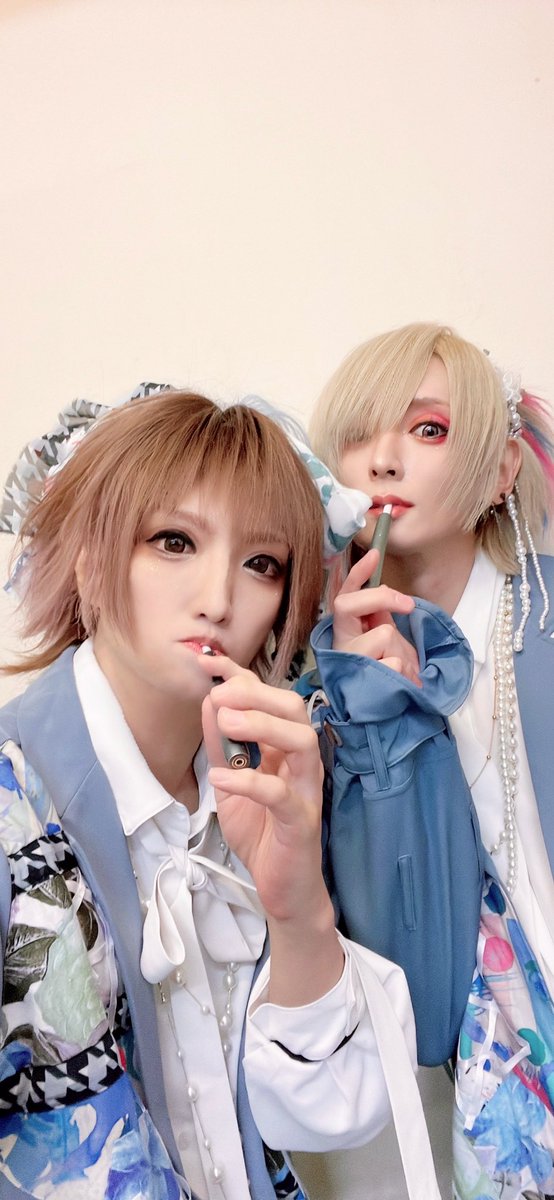 yukimi_official's tweet photo. 昔は紙タバコだったキャンゼルリズム隊も今では電子タバコへ、、
ちなみに当時はルリさんも喫煙組だったんだけど、今では完全禁煙されてます
おれは完全禁煙は無理だけど紙にはもう戻れないと思う https://t.co/OzV6z5r245