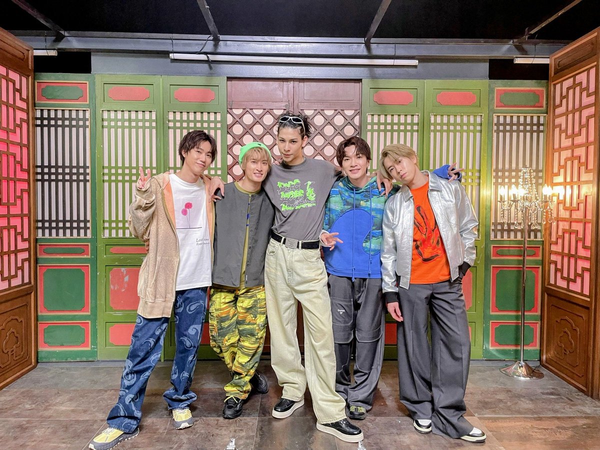 SN__20200122's tweet photo. ┏━━━━━━━━━━━┓
　🙆#デンホリ クイズ🙅
┗━━━━━━━━━━━┛
🔰初級編　正解

TEAM POWER：岩本・渡辺・目黒・佐久間
TEAM BRAIN：深澤・ラウール・向井・阿部・宮舘

腕相撲と商談大成功でしたね🦁🐱

明日もお楽しみ!
#SnowMan #Dangerholic
⏩https://t.co/zNLu9L5IP9 https://t.co/uJDaj0lC2Y