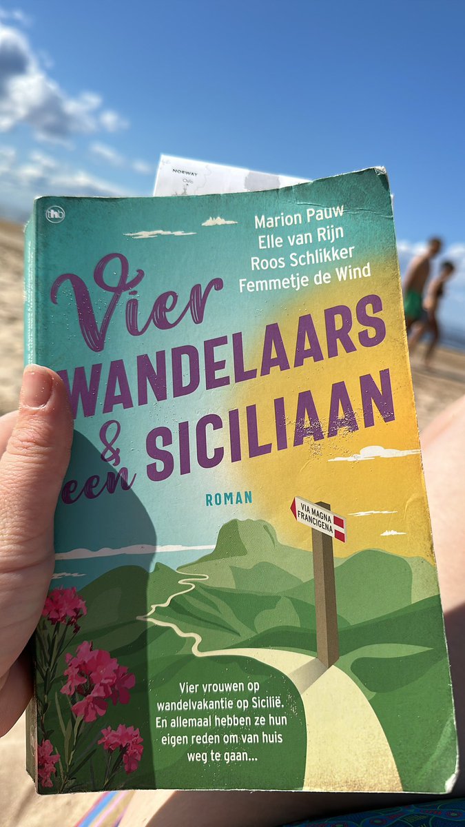 <a href="/mischablok/">Mischa Blok</a> 18. Prima vakantielectuur. Leest lekker weg op het strand van Letland! #boekperweek #zomerlezen <a href="/MarionPauw/">Marion Pauw</a> <a href="/ellevanrijn/">Elle van Rijn</a> <a href="/roosschlikker/">Roos Schlikker</a> <a href="/femmie5/">femmetje de wind</a>