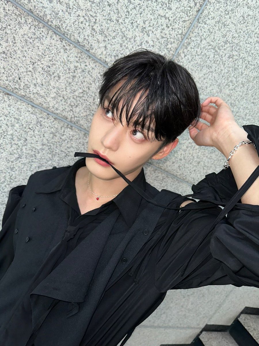 ZB1_official's tweet photo. _💌

우리의 사랑은 마치 한편의 영화 같아
제��즈랑 시작했으니까. 오늘도 좋고 내일도 좋고 모레도 좋아 계속 사랑할게 ㅎ
다이어리의 첫 이야기를 기록할 수 있게
내 앞에 나타나줘서 고맙고
정말 월화수목금토일 행복했어 ㅎ
오늘만큼은 한껏 꾸민 기념 네 컷이야♥

#KIMJIWOONG #김지웅
#ZEROBASEONE #ZB1 #제로베이스원