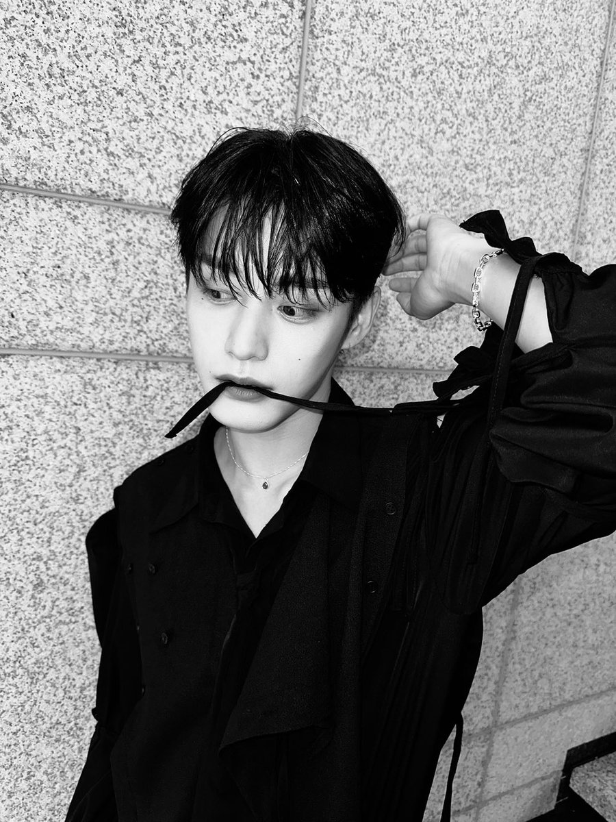 ZB1_official's tweet photo. _💌

우리의 사랑은 마치 한편의 영화 같아
제��즈랑 시작했으니까. 오늘도 좋고 내일도 좋고 모레도 좋아 계속 사랑할게 ㅎ
다이어리의 첫 이야기를 기록할 수 있게
내 앞에 나타나줘서 고맙고
정말 월화수목금토일 행복했어 ㅎ
오늘만큼은 한껏 꾸민 기념 네 컷이야♥

#KIMJIWOONG #김지웅
#ZEROBASEONE #ZB1 #제로베이스원