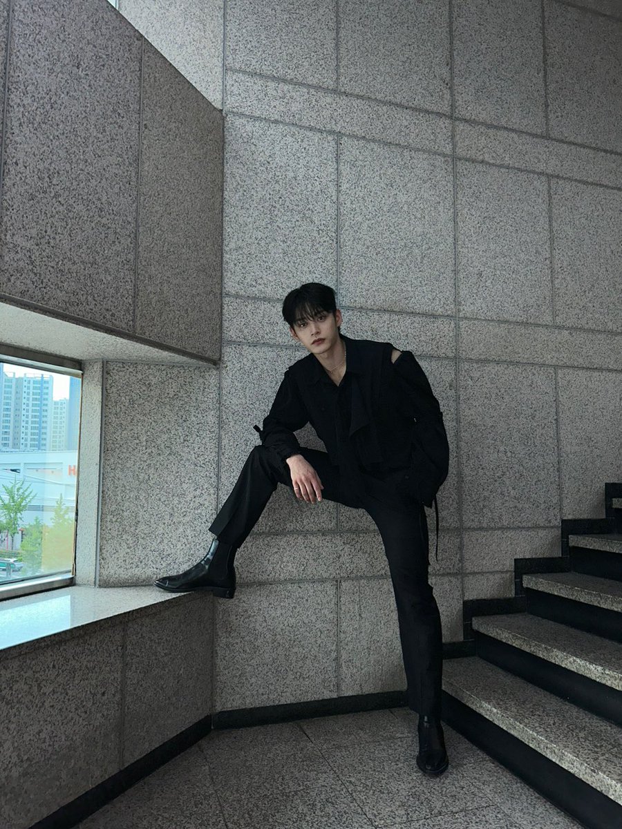 ZB1_official's tweet photo. _💌

우리의 사랑은 마치 한편의 영화 같아
제��즈랑 시작했으니까. 오늘도 좋고 내일도 좋고 모레도 좋아 계속 사랑할게 ㅎ
다이어리의 첫 이야기를 기록할 수 있게
내 앞에 나타나줘서 고맙고
정말 월화수목금토일 행복했어 ㅎ
오늘만큼은 한껏 꾸민 기념 네 컷이야♥

#KIMJIWOONG #김지웅
#ZEROBASEONE #ZB1 #제로베이스원