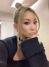 tokisan0103's tweet photo. 今日はくうちゃんライブに参戦してきました🤩✌️
めちゃカッコ良かった🌟🌟🌟
AIちゃんも来てコラボで最高でした👍👍👍
#AngelMonster
#倖田來未
#倖田組 https://t.co/zX2b2IBziS