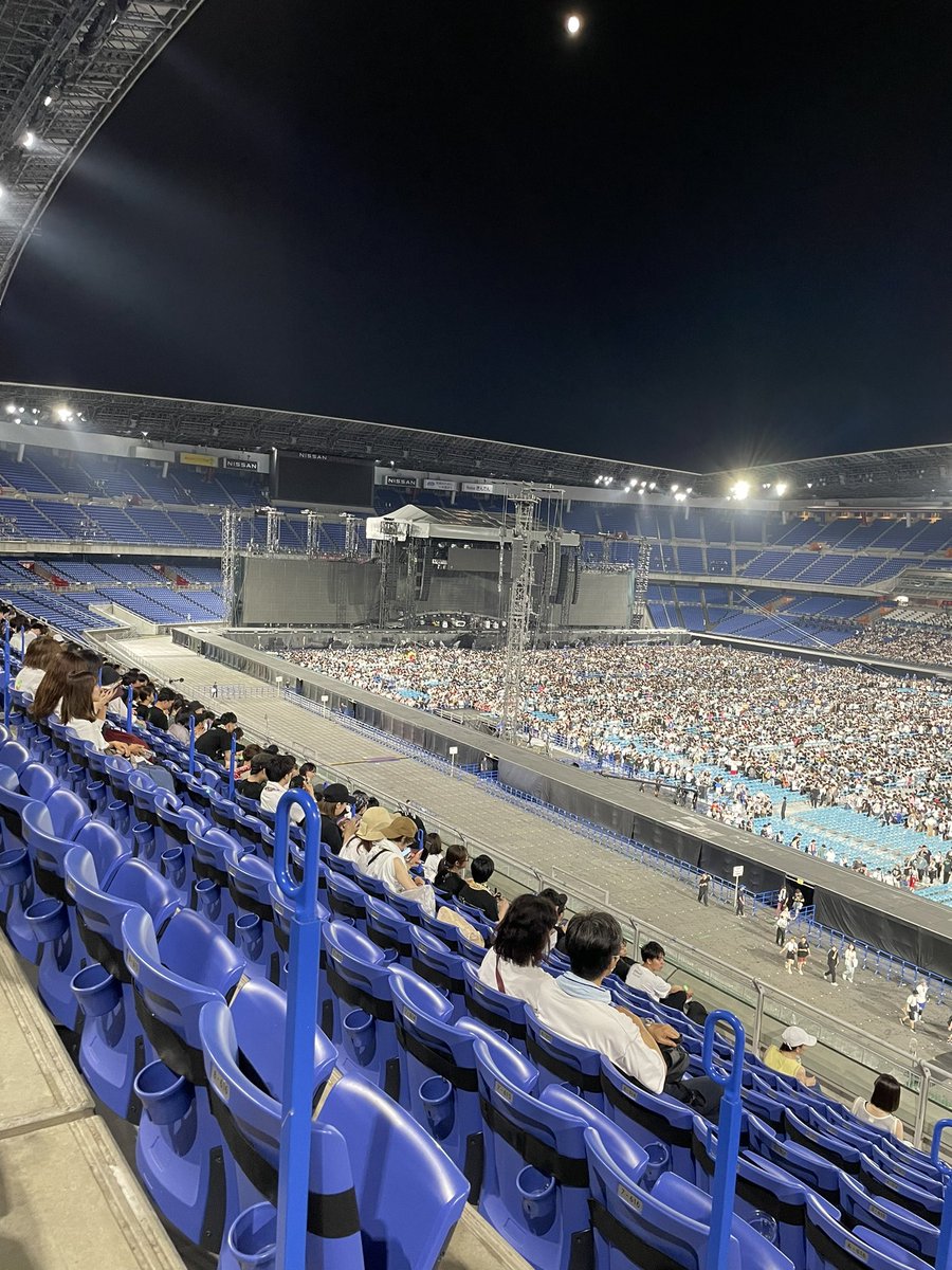 Rm4Fu's tweet photo. いやー良かった。行って良かった。あと97'で集まるのに参加させて頂いて改めてありがとうございました。物販一切なしのバカを混ぜてくれてありがとうございました。また今から必死で生きます。
#UVERworld_日産スタジアム  #ENIGMASIS
#男祭り https://t.co/xaQNMpGfl1