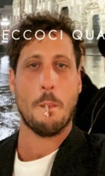 Noelina74's tweet photo. Questa foto 🤭😉
Tanti tanti auguri Federico 🎉🎉🎉
#jeru
#jerulove
#Fedediddi https://t.co/49BVkHxkdT