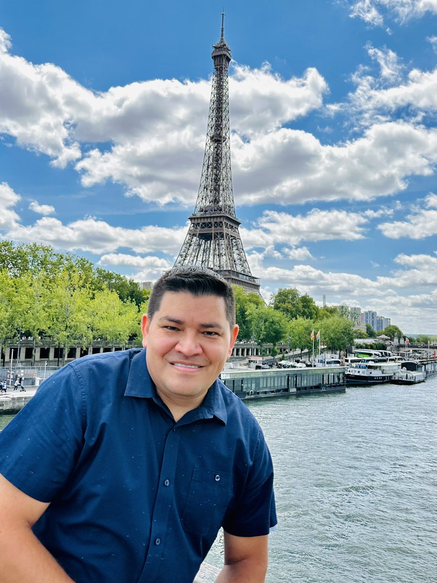 Happy Sunday! #eiffeltower #paris #france #toureiffel #parisfrance #parisjetaime #eiffel #travel #love #photography #visitparis #europe #parismonamour #travelphotography #parismaville #eiffeltowerparis #parisianstyle #eiffeltoweratnight #igersparis #torreeiffel #parisienne #photo