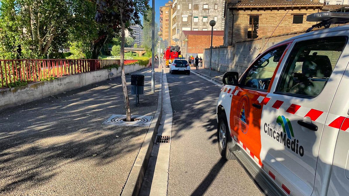 🚨29/07: Activados por 112 Aragón, acudimos a incendio de vivienda en Monzón.
Se colabora con Policía Local, SPEIS Huesca y Guardia Civil.

#monzon #cincamedio #proteccioncivilcincamedio #proteccioncivil