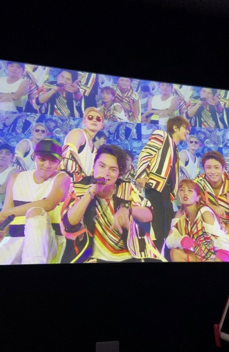 maaami_446's tweet photo. 今日はずっと鑑賞会しておりました本当に元気ですね、最高に幸せな2日間でした！こんなに幸せな気持ちなのは全て與さんが今後も活動してくれると決断してくれたおかげです、本当にありがとう。そして活休してもなお当時の熱量と変わらずに一緒に楽しんでくれる友達がいること本当に感謝しきれないです https://t.co/Jy04ehVb5Z