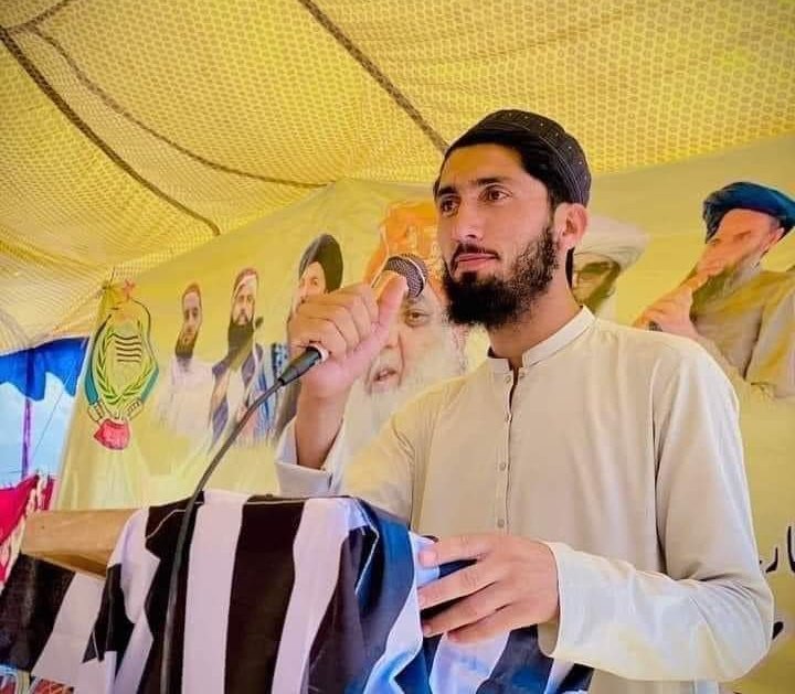 Sadaqatkhan_95's tweet photo. ہمارے جےیوآئی سوشل میڈیا کے ساتھی سعید انور زیب باجوڑ دھماکے میں شہید 😭
#جےیوآئی_باجوڑکنونشن_لہولہو https://t.co/xiw9SpTvl7
