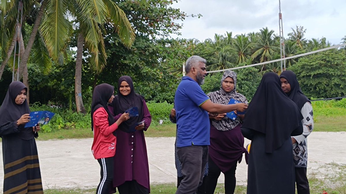 42n33m's tweet photo. Th. Omadhō #TeamMNP2023 Campaign harakai bārah kuriya 👏 👏 #Nazim2023 #UjaalaaZamaan #WeAreTheNationals https://t.co/cEfuZLh6tl