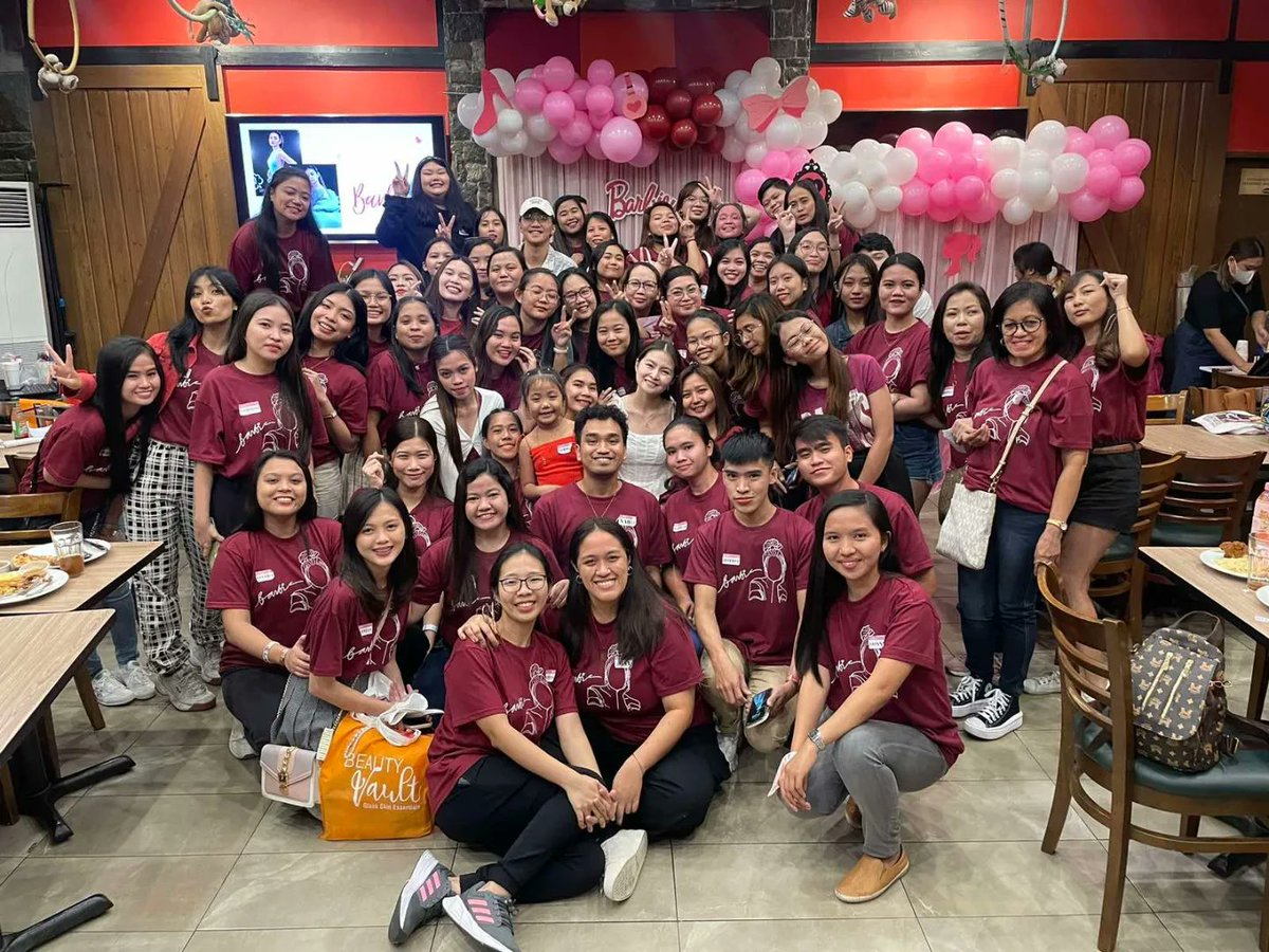 Sparkle_GMA's tweet photo. This Barbie is celebrating her birthday 💖

Barbie Forteza's fans all come together to organize a birthday bash like no other to celebrate the Kapuso Primetime Princess' special day  🥳🎂🎁

#BarbieForteza https://t.co/IcTEktWD6s