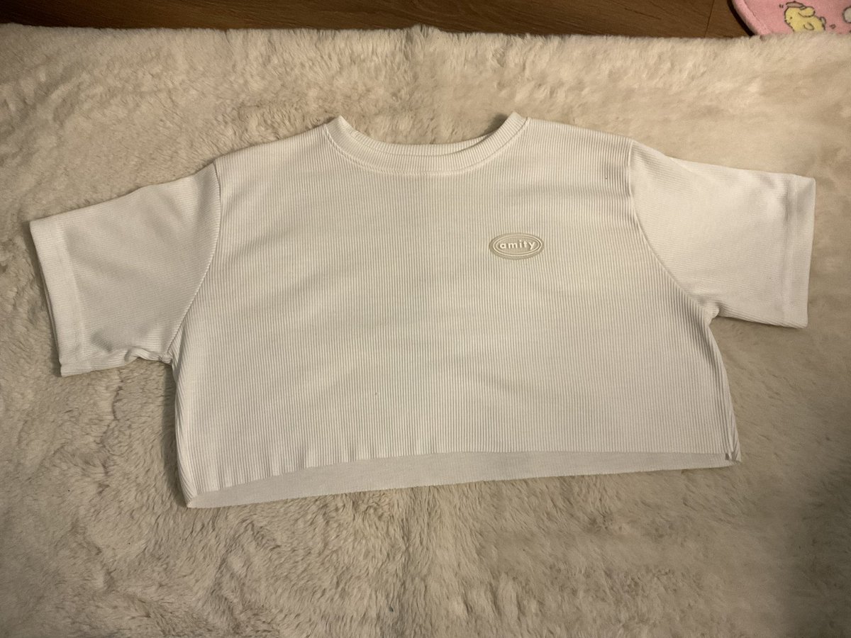 gOsh1lire's tweet photo. เสื้อครอปAmity 80 บาท
freesize อ40-48 ย13 รอบเเขน18 ไหล่กว้าง15 https://t.co/lX2ULoc1yN