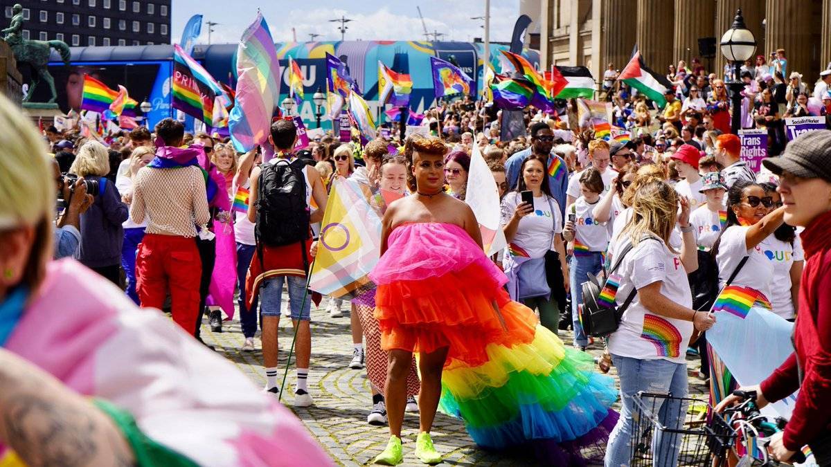 seftoncouncil's tweet photo. Here are some more highlights from @PrideInLpool yesterday 📸

We were immensely proud to be part of the march 🏳️‍🌈

#ShoutItLoud #ACityFullOfPride https://t.co/wdUYi5P3hr
