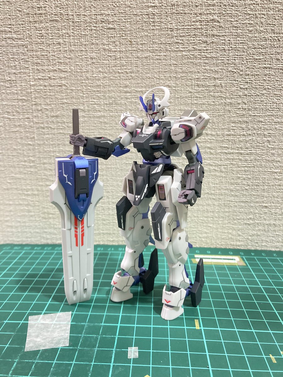 F2Arm2's tweet photo. シュバルゼッテ。
大きい剣は男の子のロマン！

#今月作ったプラモ晒そうぜ https://t.co/XXKwZFwJ4b