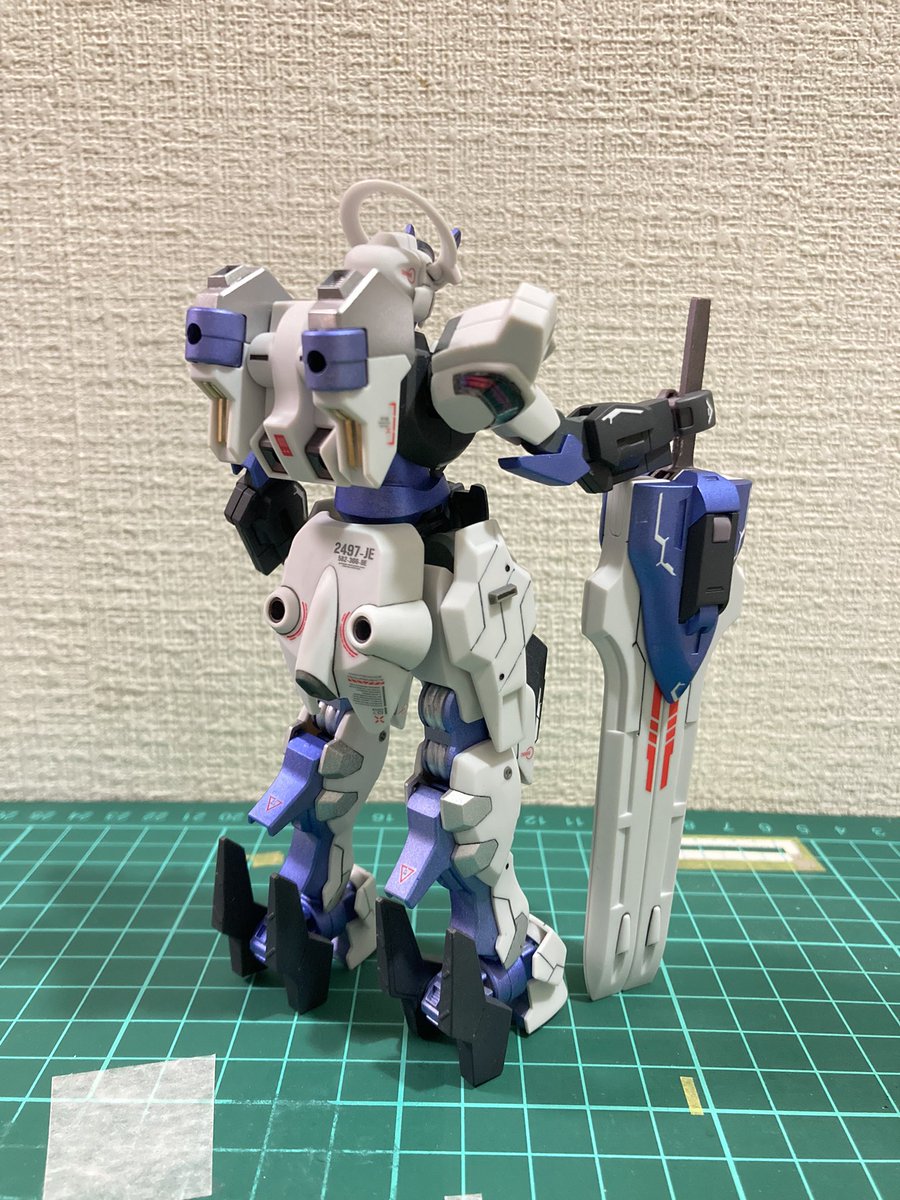 F2Arm2's tweet photo. シュバルゼッテ。
大きい剣は男の子のロマン！

#今月作ったプラモ晒そうぜ https://t.co/XXKwZFwJ4b