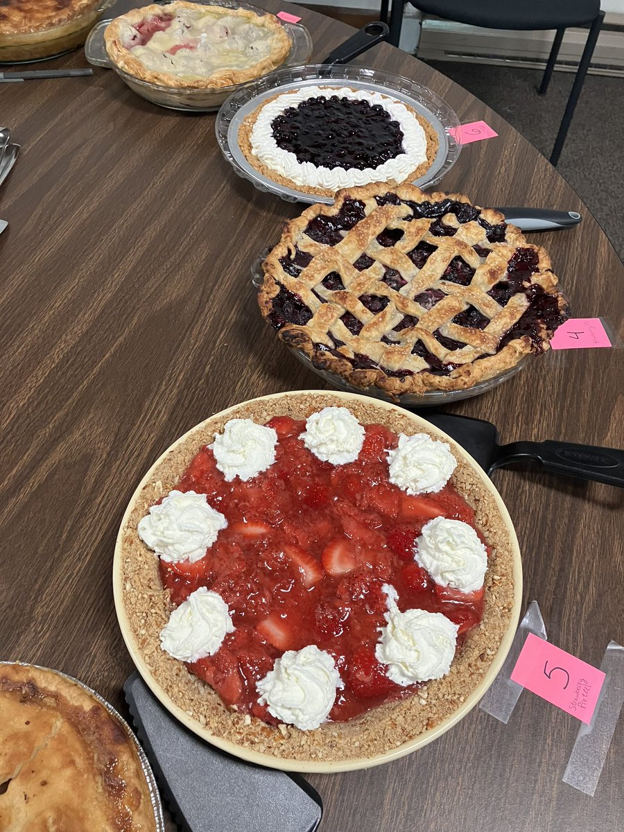 CharuThakar's tweet photo. Not sure if this can go on CV…😊
“Chief Judge at a Pie 🥧 Baking Contest” at our Church Carnival 🎡! 
Tough competition this year! 
It was a Treat (no pun intended 😊) #summer2023 #Pie #Dessert @nephchef https://t.co/fHUnMjUpvo