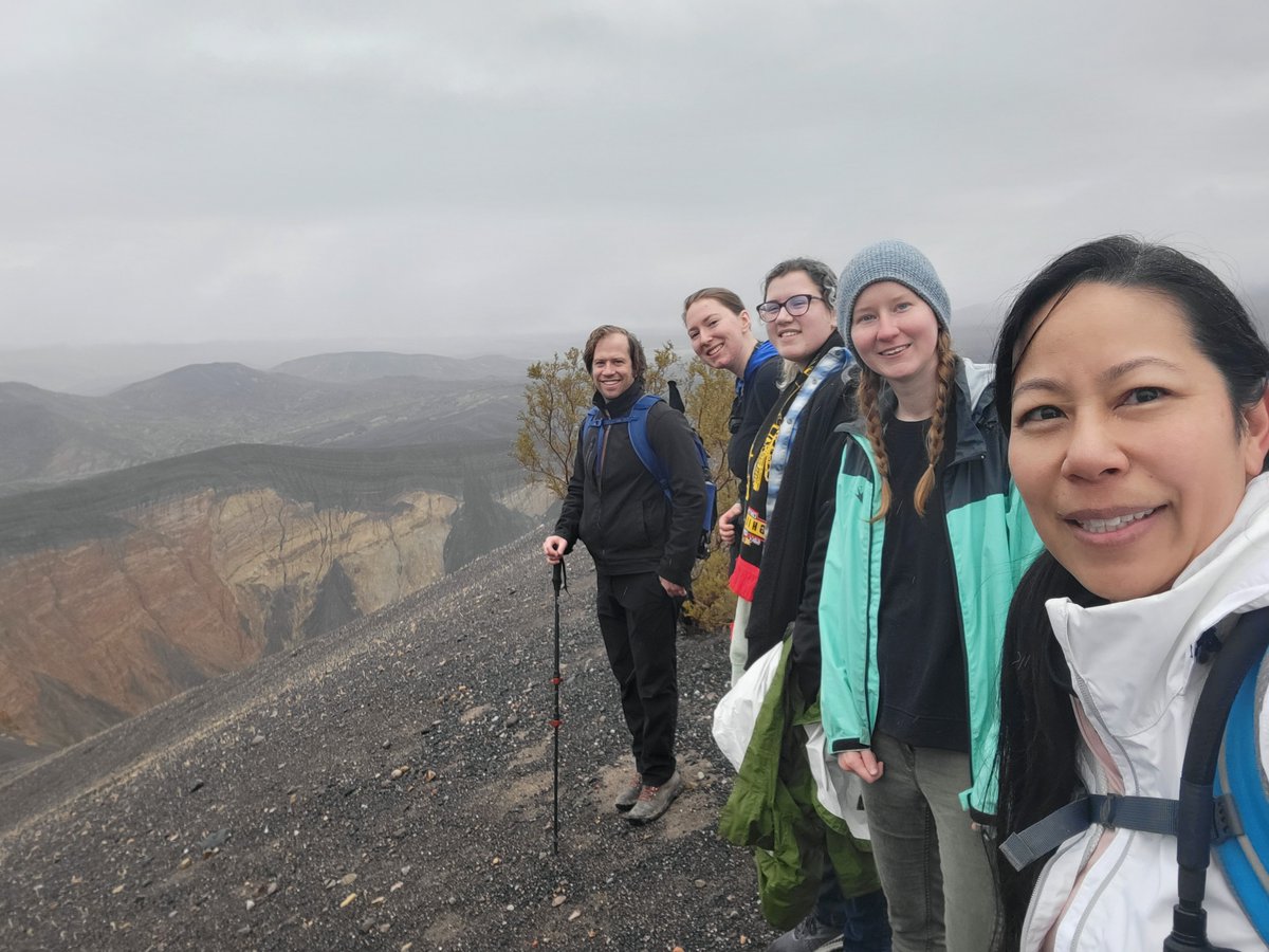leetramp's tweet photo. Death Valley geology hiking: Dec28-Jan1. Three full days of hiking and exploring the geology of  Death Valley. Most days include two hikes that range from 2-5 miles. https://t.co/9k2BbMQzTF (you don't need to be a member of Meetup). https://t.co/2TLQYt8s3Q