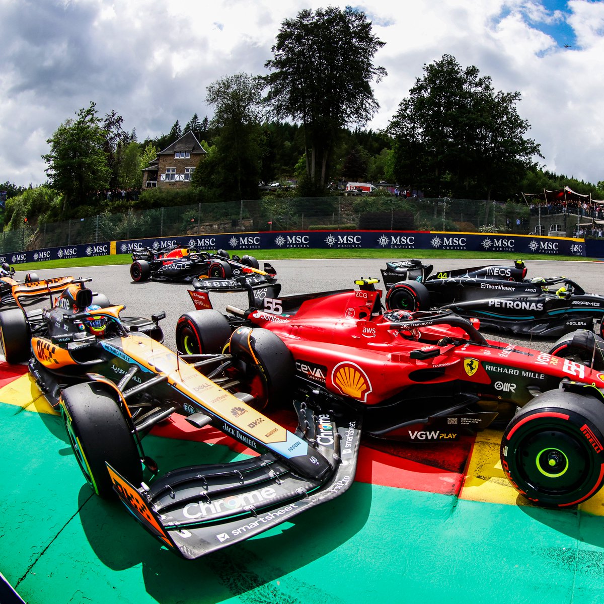 Piastri 🆚 Sainz

What did you make of the first lap incident? 💥

#BelgianGP