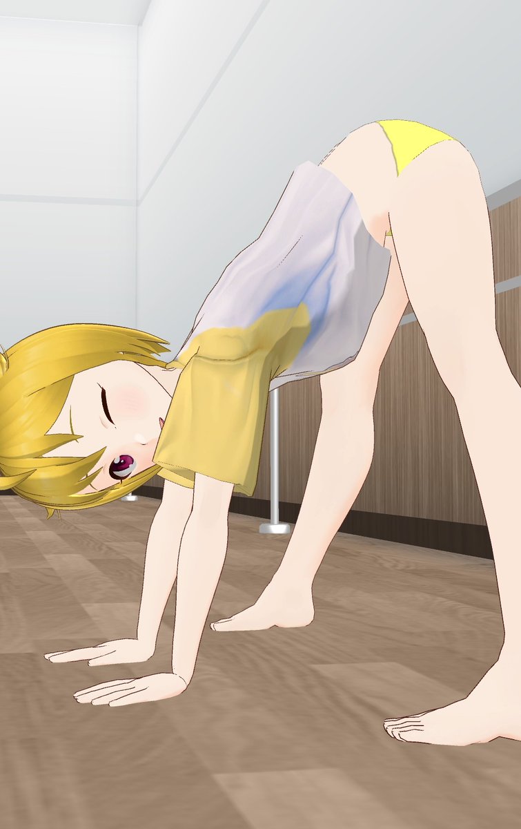ContortionFun's tweet photo. 翼ちゃん誕生日おめでとう！！🎉🎊
ということで去年の誕生日に投稿した作品の続編を作りました！

①
「おはようございま〜す！今日はお時間空いてますよね？なのでこの前見せられなかった本気の前屈、お見せしちゃいますね！まずはちょっと脚を開いて…と」 https://t.co/5od3JgF7wd