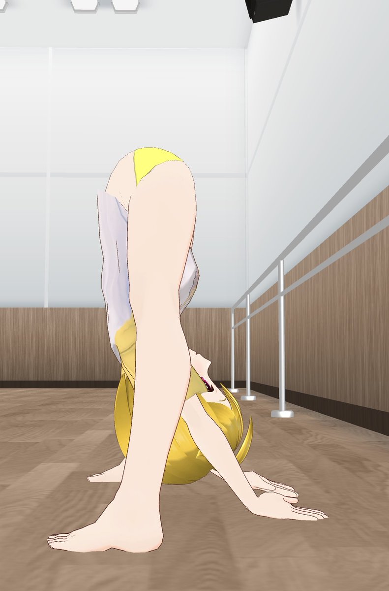 ContortionFun's tweet photo. 翼ちゃん誕生日おめでとう！！🎉🎊
ということで去年の誕生日に投稿した作品の続編を作りました！

①
「おはようございま〜す！今日はお時間空いてますよね？なのでこの前見せられなかった本気の前屈、お見せしちゃいますね！まずはちょっと脚を開いて…と」 https://t.co/5od3JgF7wd