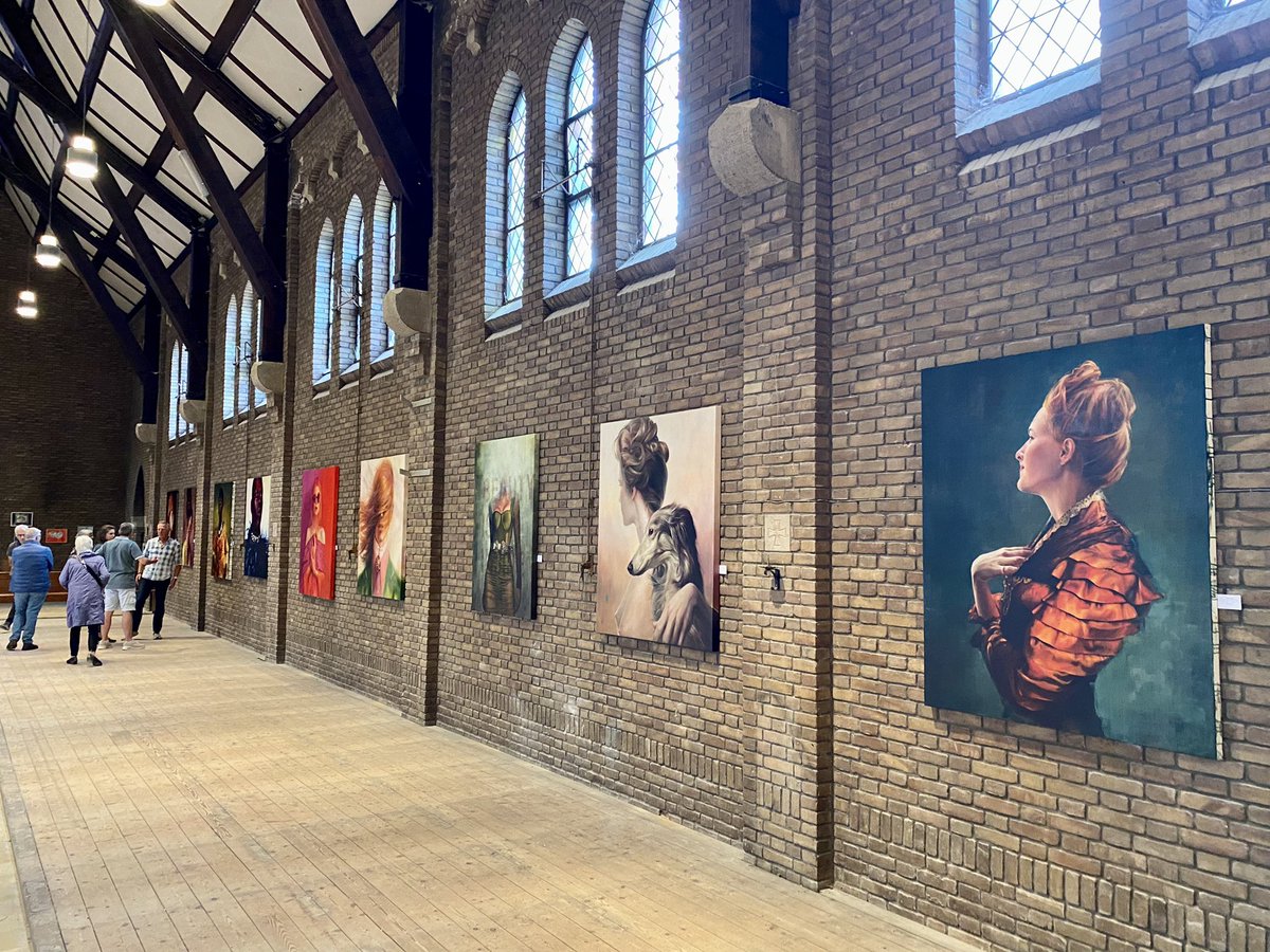 koobri's tweet photo. Opnieuw een prachtige en goed bezochte tentoonstelling in de Teresiakerk #Apeldoorn de kerk is geweldig mooie locatie voor exposities. Ga zo door! https://t.co/XjOWkjfyyC