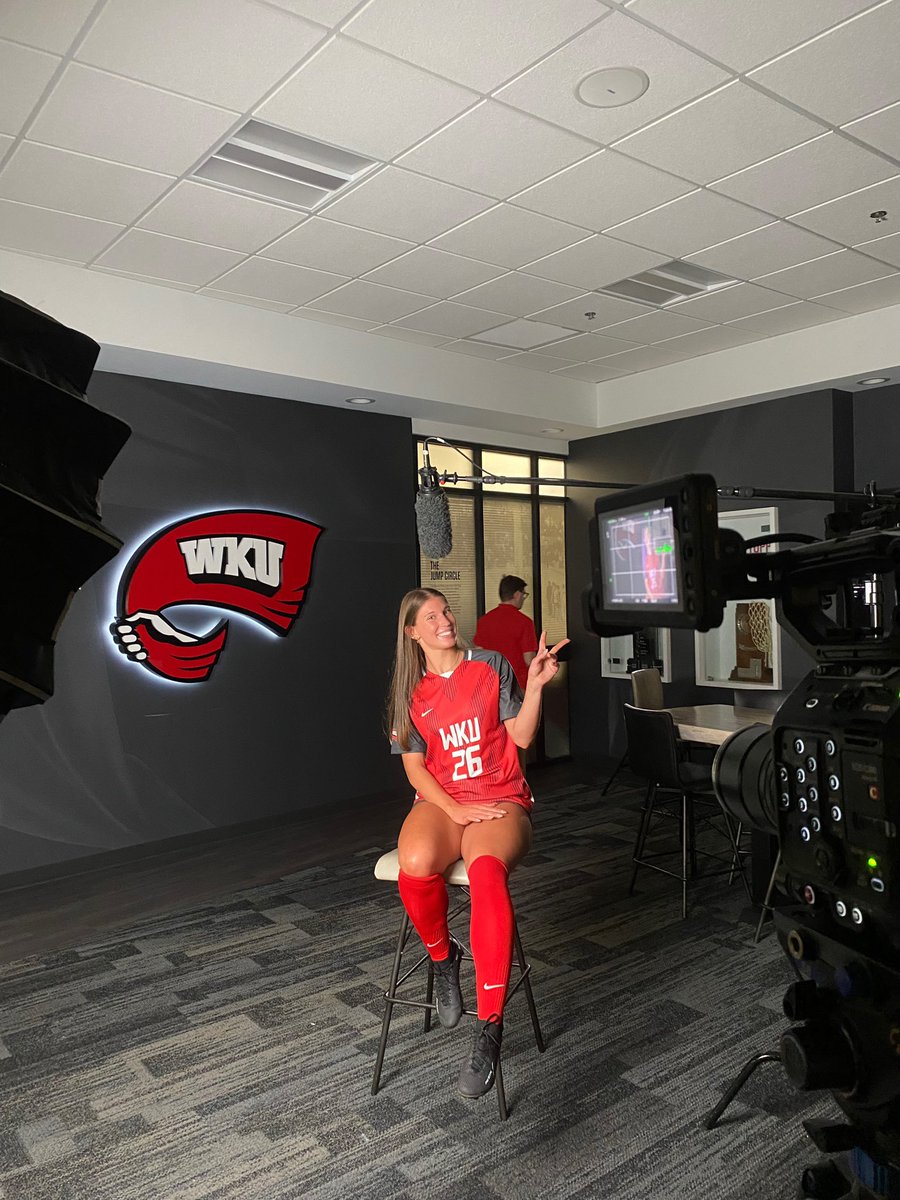 KoraKipley's tweet photo. Year One!! #gotops https://t.co/kW4P4o90Md