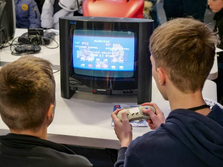 normangeekasso's tweet photo. On avance petit à petit pour #barentingeek - d'1 semaine après le lancement tout les stands sont déjà pris (vente, animation)
Aucune pub de faite, mais déjà près de 640 pers intéressée sur l'événement Facebook
La pub commence en septembre flyers affiche reseaux.. @Chris_Bouillon https://t.co/ZeCRDNFGO9