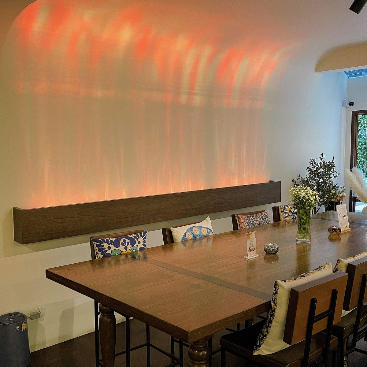 Baker x Tea Bar คาเฟ่สไตล์ Tropical ย่านสาทร มีโซน indoor/ ourdoor บรรยากาศสบายๆ มีเครื่องดื่ม เบเกอรี่ รสชาติใช้ได้เลย ตอนเย็นๆ เป็นค็อกเทลบาร์นั่งชิลลล
.
📍: สาทร ซอย 7 แยก 3
⏰: อ.-อา. 09.00-23.00 
#มีอะไร #มีอะไรกิน <a href="/aroii/">@aroii บอกต่อ</a> <a href="/aroiipaiadk/">รีวิวอร่อยไปแดก🌦️</a> 
#คาเฟ่ #อร่อยบอกต่อ #อร่อยไปแดก