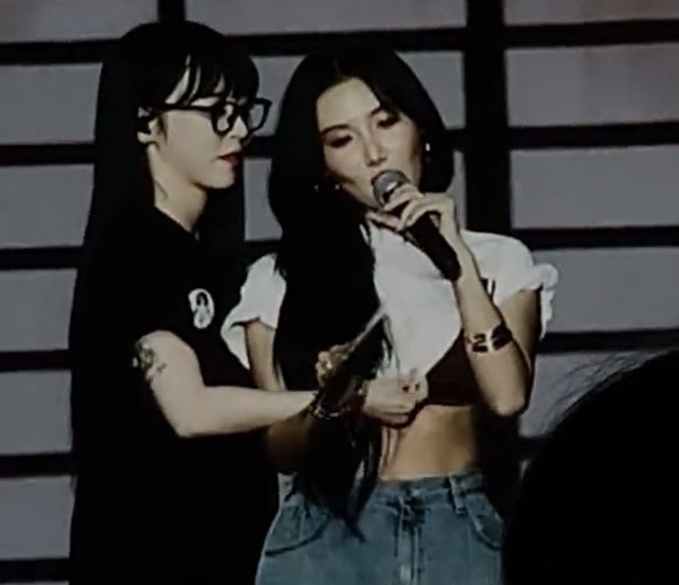 redgemv94's tweet photo. Moonbyul number 1 tiddies protector always https://t.co/UZlxtX7E7J