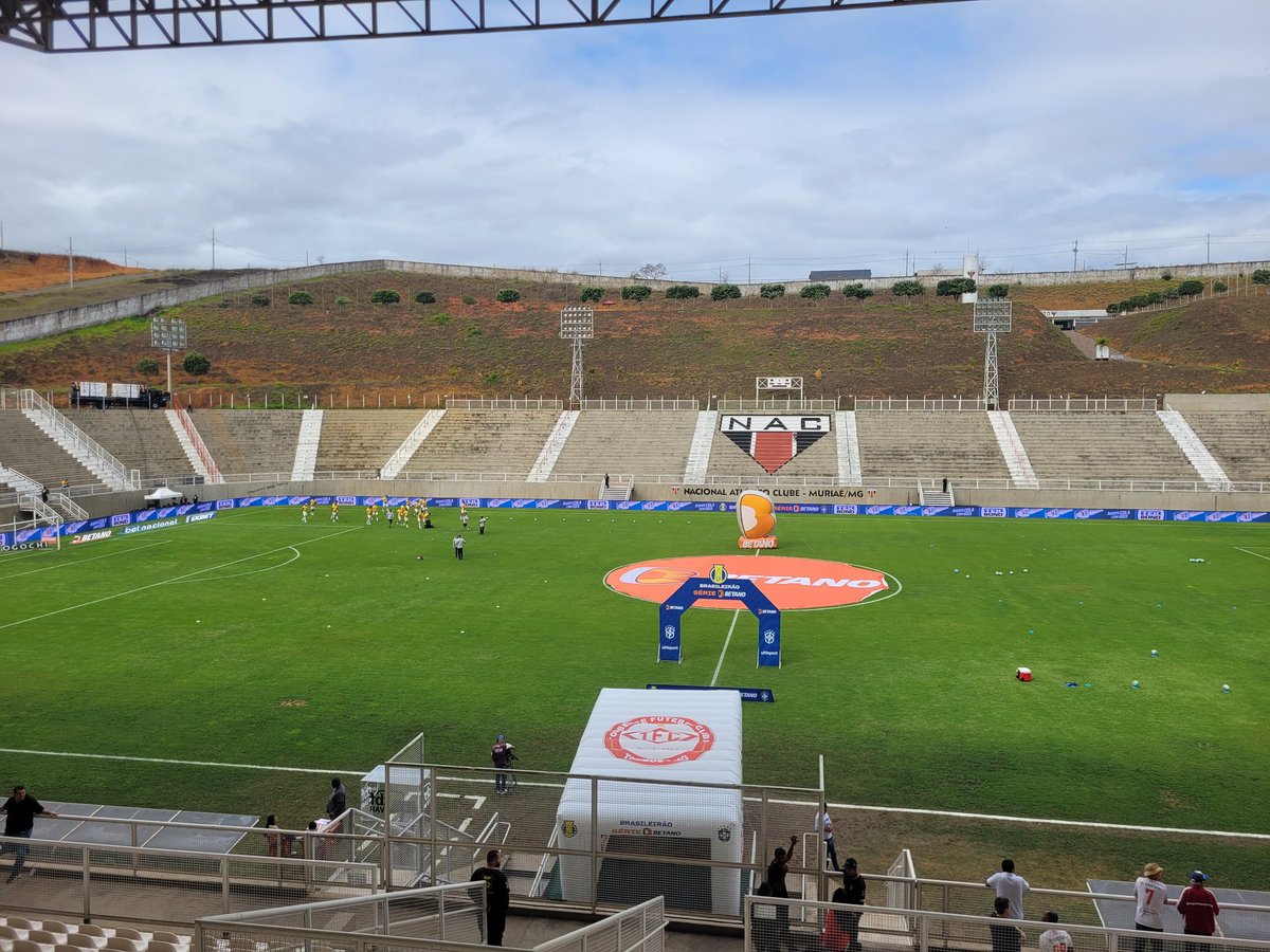 silverioamora's tweet photo. Tudo pronto pra bola rolar em Muriaé pela Série B do Campeonato Brasileiro.

Tombense recebe o Criciúma com chance de se distanciar um pouco do Z-4. Em caso de vitória, ultrapassa Sampaio Corrêa e Ituano e sobe pra 14ª colocação.

#SérieB #CampeonatoBrasileiro https://t.co/ha3C9C9AFN