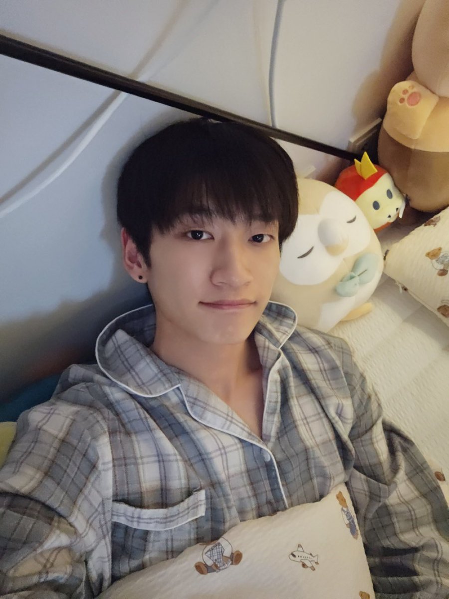 OmegaX_members's tweet photo. [#OX]

슬슬 눈을 감을 시간😴💜💚

#OMEGA_X #오메가엑스
#태동 #TAEDONG https://t.co/QhOQUGwanZ