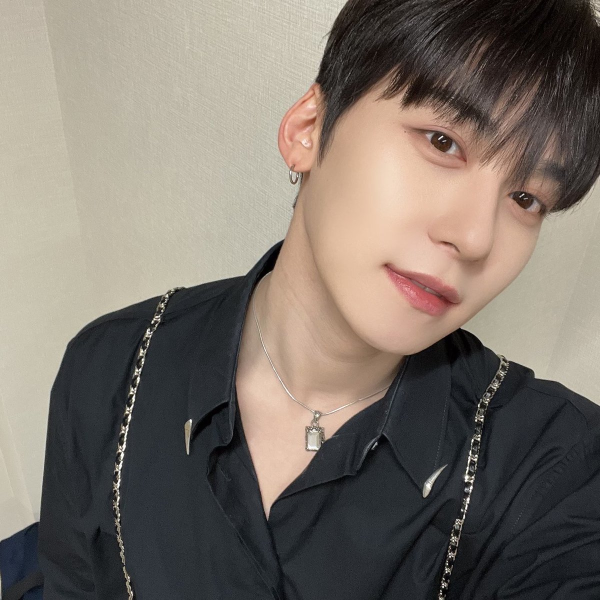 official_ONEUS's tweet photo. [#건희]
☁️🌙💙‼️ https://t.co/YmpJacjmKU