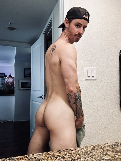 It&rsquo;s booty week. Making it 60% OFF for everyone today to celebrate. 🍑 https://t.co/hiuFQzTGG5