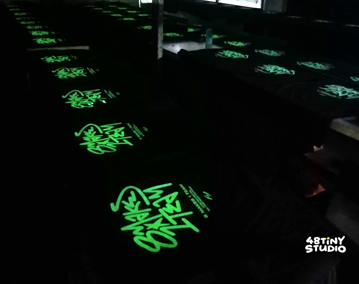 foratinystudio's tweet photo. [ #made48tiny ]

Look at that glow! 🌟 Excited to see our 8 MAKES 1 TEAM shirts glow during ATEEZ's shows 🥳

Preorder for batch 2 is until August 11! Grab yours while you still can 👀

— 🛒: https://t.co/2wQz9Ixcco https://t.co/TJpenhZzSL