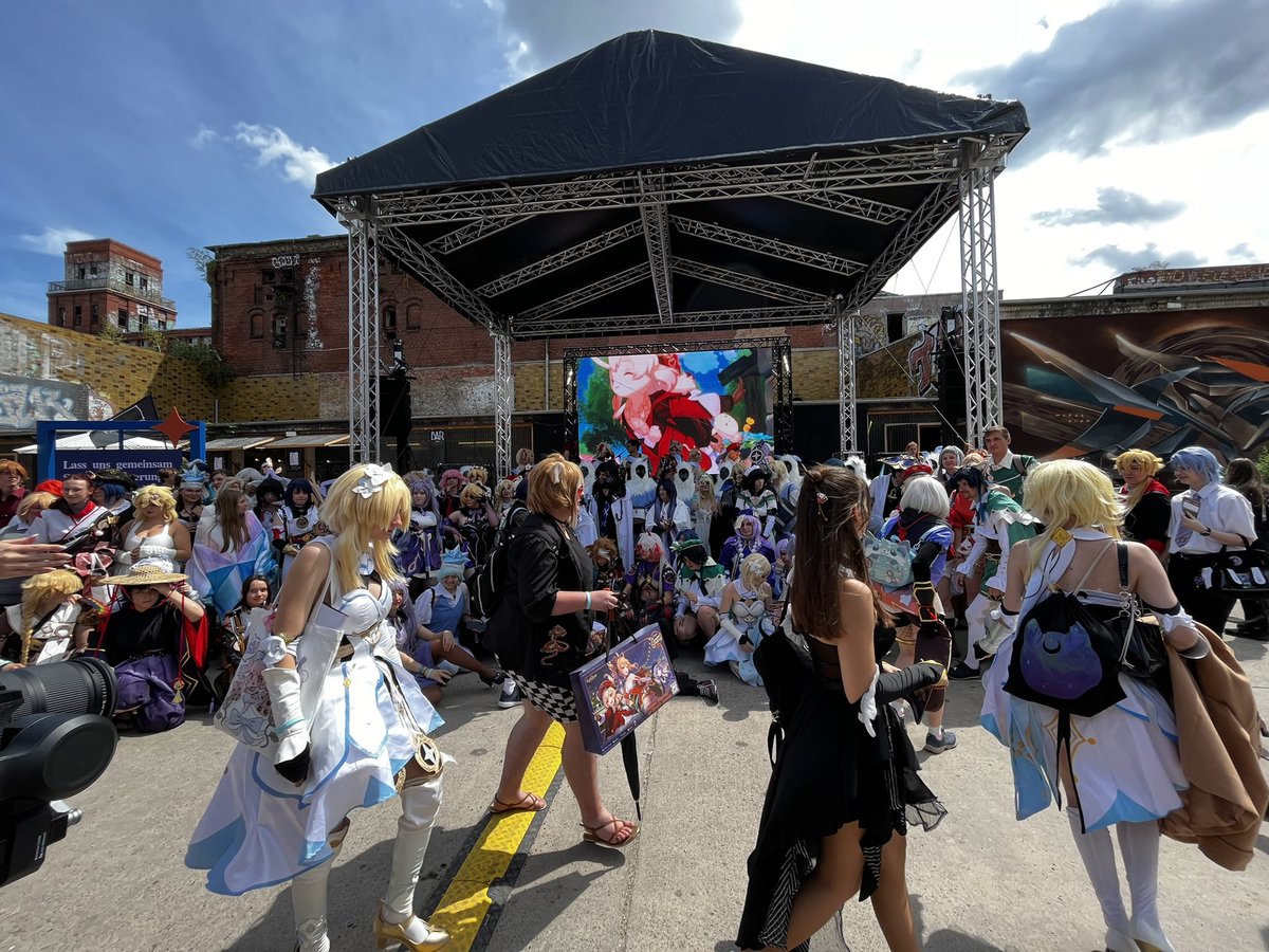 check_app's tweet image. Cosplay Parade at Genshin Impact Summer Festival #SummerWithGenshin  #Berlin