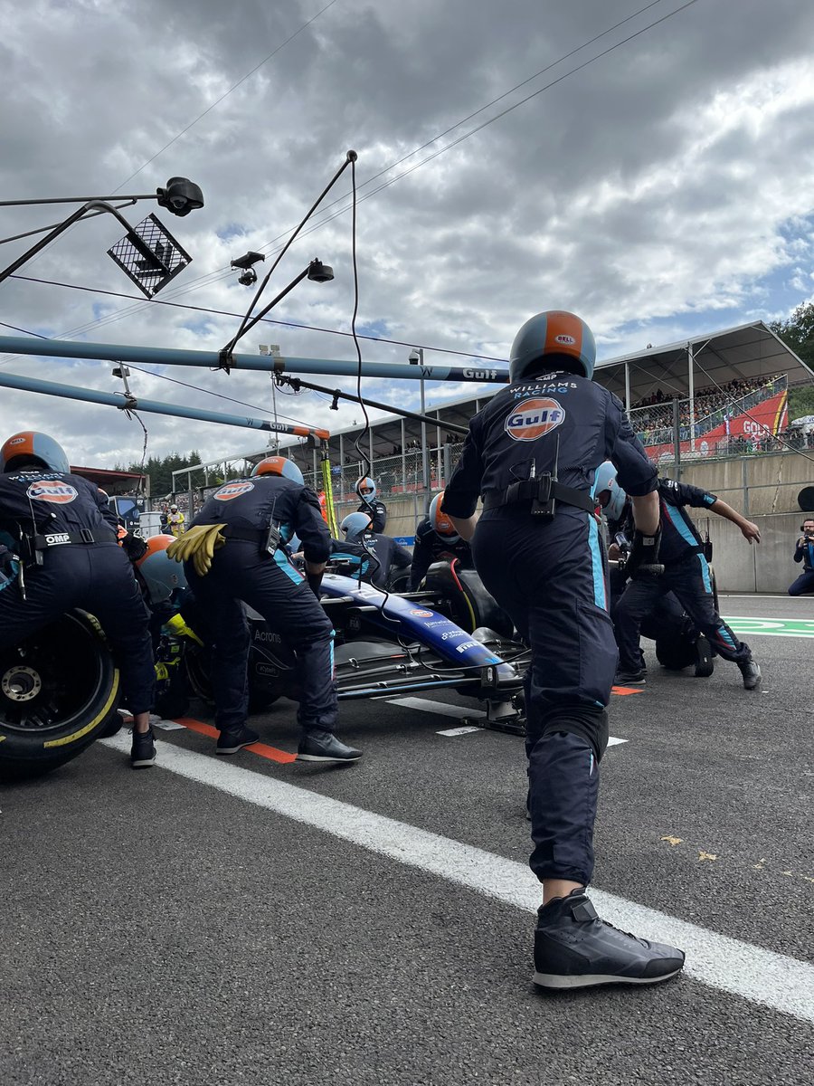 WilliamsF1's tweet photo. A nice stop for Albono allows him to jump Gasly in the pit lane. Great work from the team 👏 https://t.co/ijhaBJE1dW
